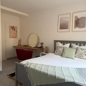 Detente Bas De Villa A 15 Min De Nice , Carros France